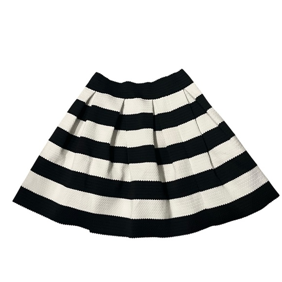 NWT, Express Black White Striped Structured Stretch Pouf Skater Mini Skirt, Sz S - Picture 12 of 14